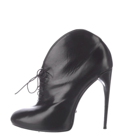 GUCCI Black Leather Kim Lace Up Ankle Boots Curved Stiletto Heels Sz. IT 38 - Picture 1 of 10